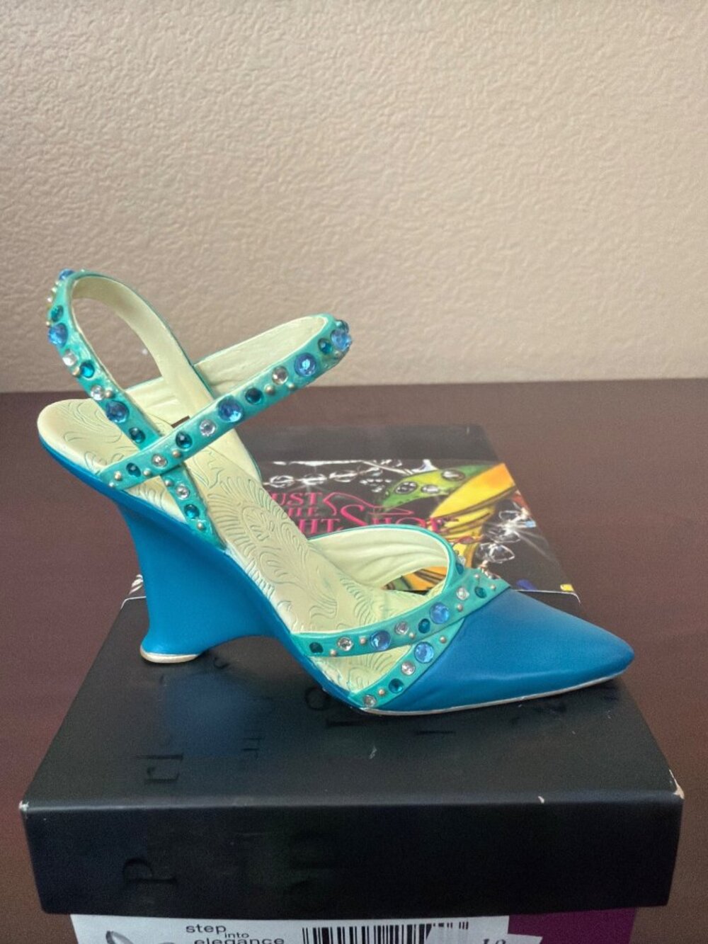 2006 Just the Right Shoe by Raine "Passions" #25590 NEW in Box